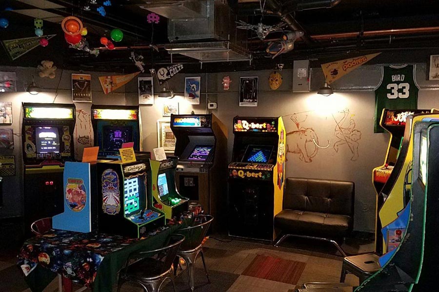 Asheville Pinball Museum vintage video games